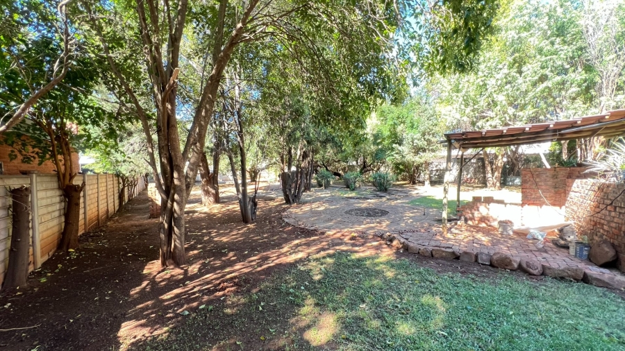 4 Bedroom Property for Sale in Langenhovenpark Free State